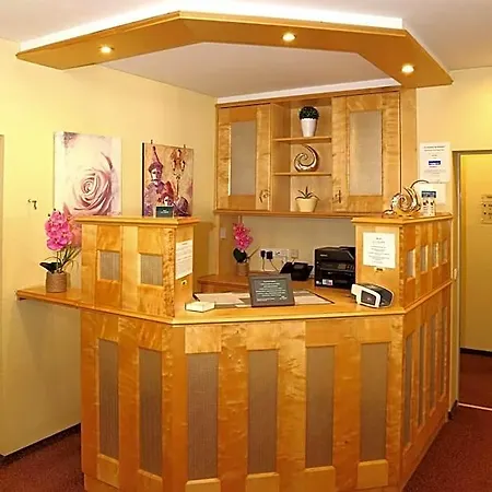 Hotel Garni Kluth 3*